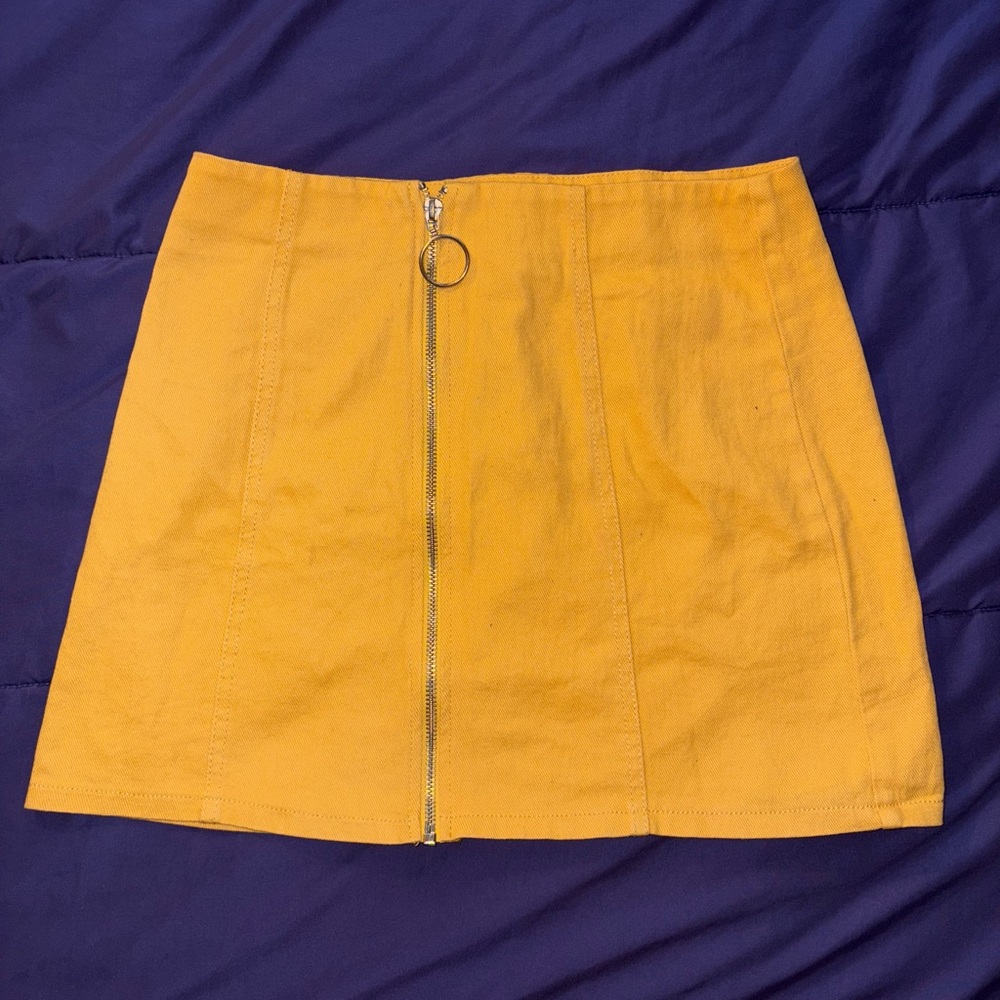 Chloe & Katie Gold Mini A-Line Skirt Casual